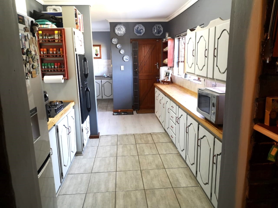 4 Bedroom Property for Sale in Campher Park Eastern Cape
